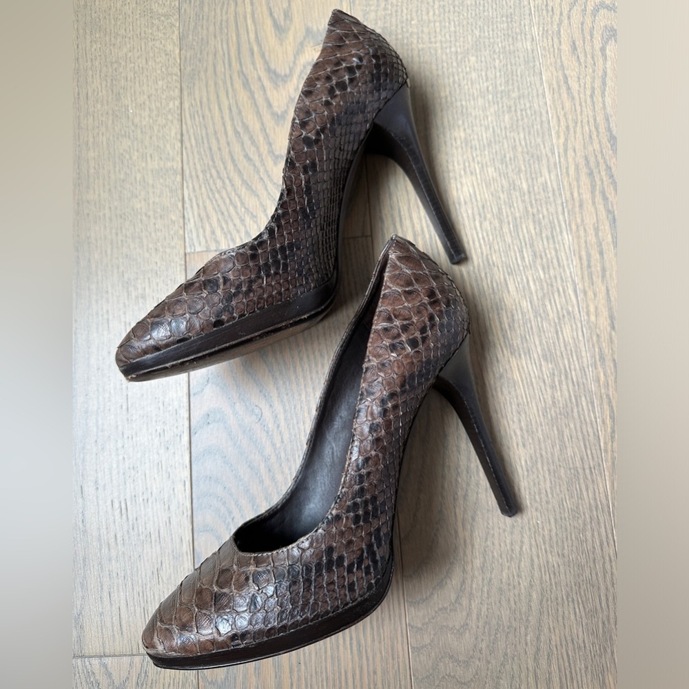 Burberry - snakeskin brown pumps - 4inch heel - 39.5